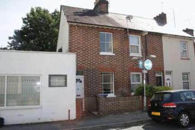  Image of 3 bedroom Terraced house to rent in Montague Street Reading RG1 at Montague Street  Reading, RG1 4JH