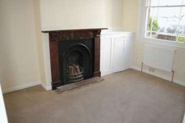  Image of 3 bedroom Terraced house to rent in Montague Street Reading RG1 at Montague Street  Reading, RG1 4JH
