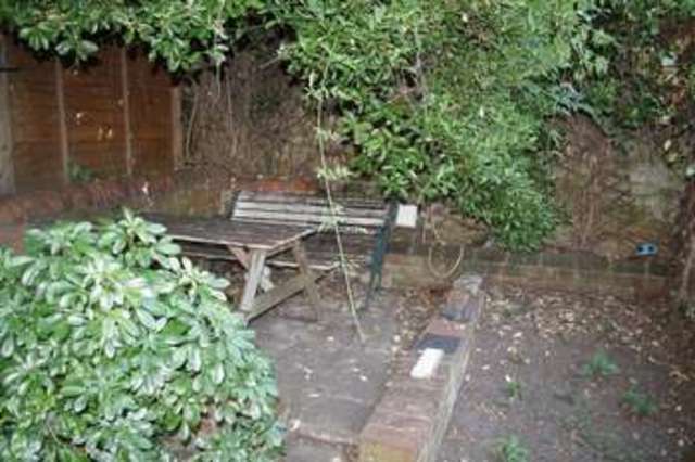  Image of 3 bedroom Terraced house to rent in Montague Street Reading RG1 at Montague Street  Reading, RG1 4JH