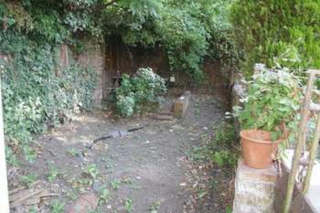  Image of 3 bedroom Terraced house to rent in Montague Street Reading RG1 at Montague Street  Reading, RG1 4JH