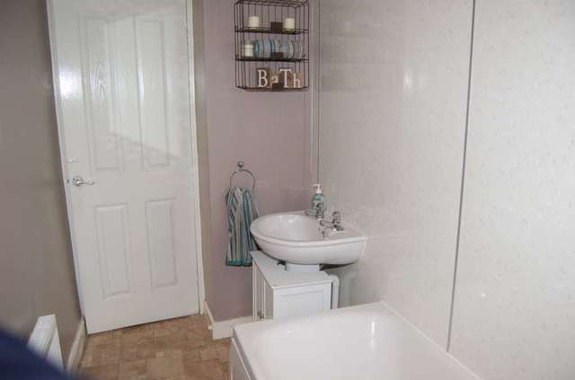  Image of 2 bedroom Cottage for sale in Old Greenock Road Inchinnan Renfrew PA4 at Beardmore Cottages Inchinnan Renfrew, PA4 9PE