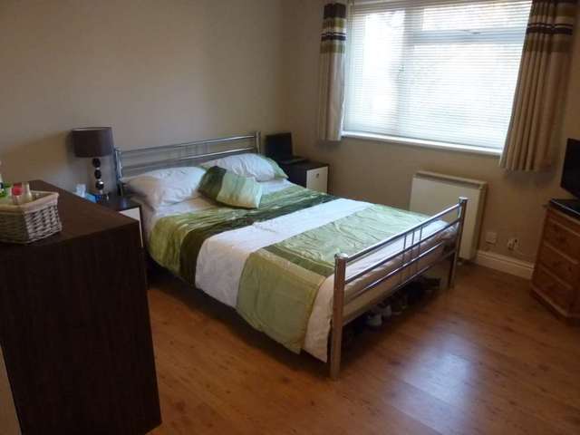  Image of 1 bedroom Apartment for sale in Segsbury Road Wantage OX12 at Segsbury Court Segsbury Road Wantage, OX12 9XU