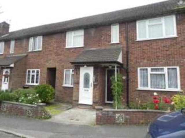  Image of 2 bedroom Maisonette for sale in Hermitage Court Potters Bar EN6 at Potters Bar Hertfordshire Potters Bar, EN6 5DX