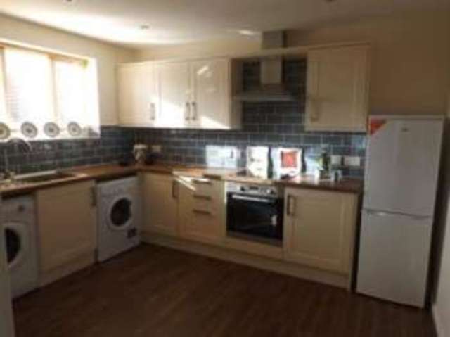  Image of 2 bedroom Maisonette for sale in Hermitage Court Potters Bar EN6 at Potters Bar Hertfordshire Potters Bar, EN6 5DX