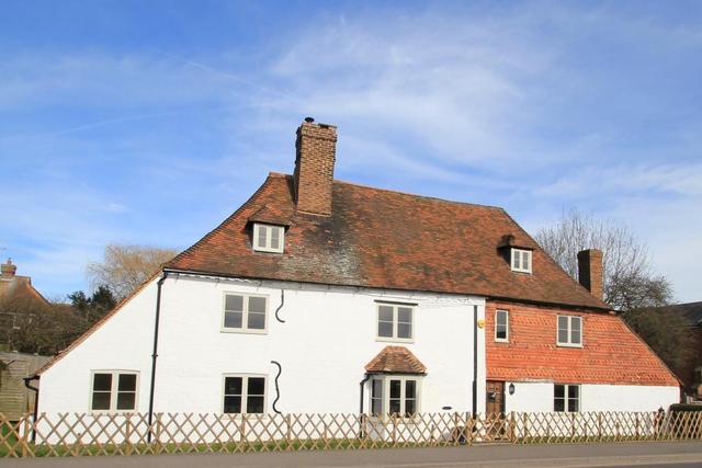  Image of 5 bedroom Detached house for sale in High Street Headcorn Ashford TN27 at Headcorn  Headcorn, TN27 9QA