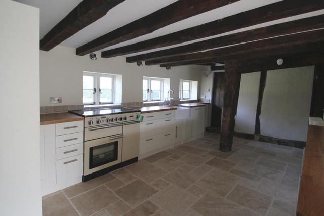  Image of 5 bedroom Detached house for sale in High Street Headcorn Ashford TN27 at Headcorn  Headcorn, TN27 9QA