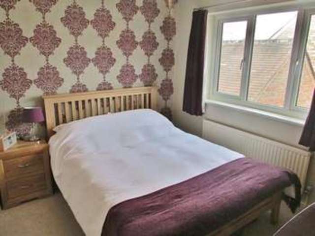  Image of 3 bedroom Semi-Detached house for sale in Stirlings Road Wantage OX12 at Wantage, OX12 7BB