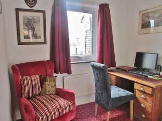  Image of 3 bedroom Semi-Detached house for sale in Stirlings Road Wantage OX12 at Wantage, OX12 7BB
