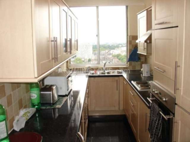  Image of 3 bedroom Apartment for sale in Cambridge Square London W2 at Cambridge Square Edgware Road London, W2 2PJ