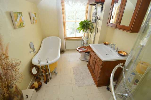  Image of 2 bedroom End of Terrace for sale in School Lane Weston Turville Aylesbury HP22 at School Lane Weston Turville Aylesbury, HP22 5SG