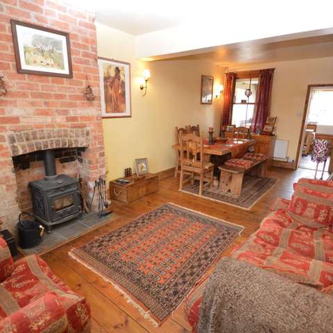  Image of 2 bedroom End of Terrace for sale in School Lane Weston Turville Aylesbury HP22 at School Lane Weston Turville Aylesbury, HP22 5SG