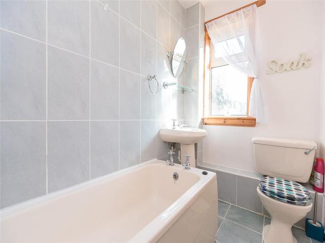  Image of 2 bedroom Flat to rent in Forrester Park Grove Edinburgh EH12 at Corstorphine Edinburgh Edinburgh, EH12 9AJ