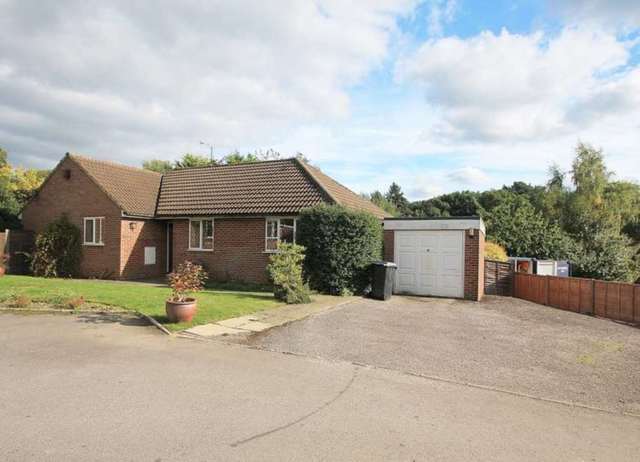  Image of 3 bedroom Detached house for sale in Ridgeway Close Hermitage Thatcham RG18 at Ridgeway Close  Hermitage, RG18 9RA