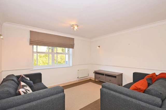  Image of 2 bedroom Apartment to rent in Lisle Close London SW17 at Lisle Close  London, SW17 6LB