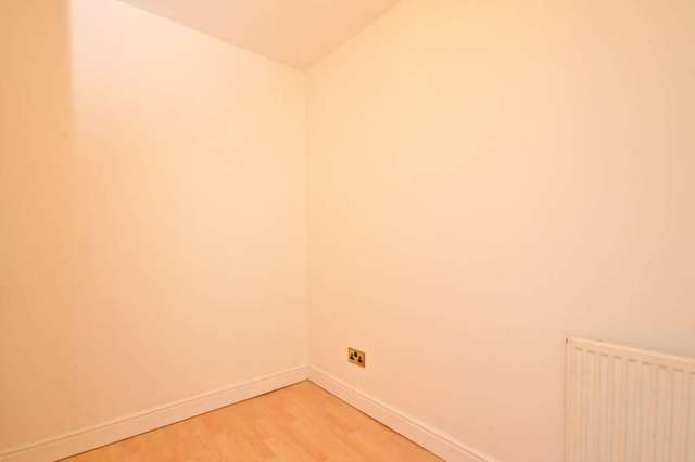  Image of 2 bedroom Apartment to rent in Lisle Close London SW17 at Lisle Close  London, SW17 6LB