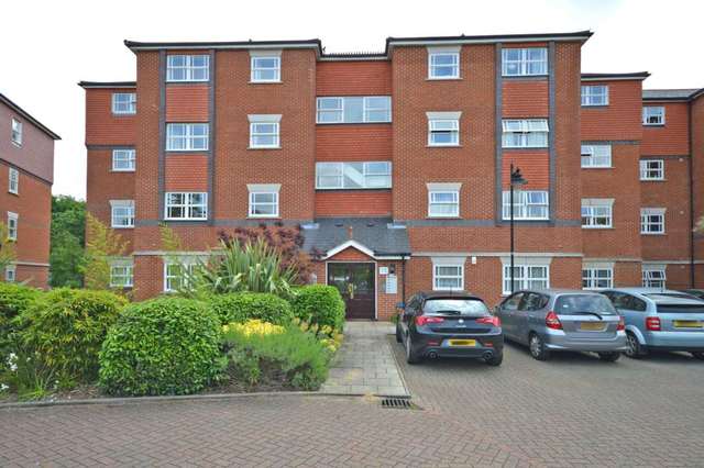  Image of 2 bedroom Apartment to rent in Lisle Close London SW17 at Lisle Close  London, SW17 6LB