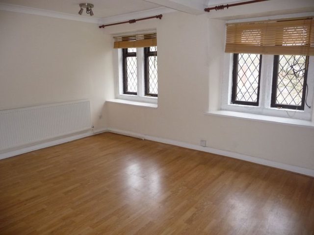  Image of 3 bedroom Flat to rent in Smuse Lane Matlock DE4 at Smuse Lane The Cliff Tansley, DE4 5EY