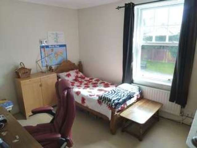  Image of 2 bedroom Terraced house for sale in Leatherhead Road Bookham Leatherhead KT23 at Leatherhead Road  Bookham, KT23 4RW