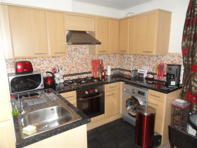  Image of 1 bedroom Flat for sale in Avondale Road Shipley BD18 at Shipley, BD18 4QN