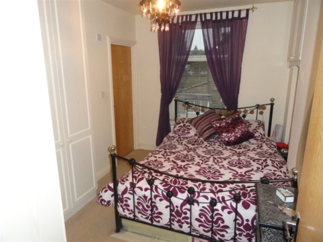  Image of 1 bedroom Flat for sale in Avondale Road Shipley BD18 at Shipley, BD18 4QN