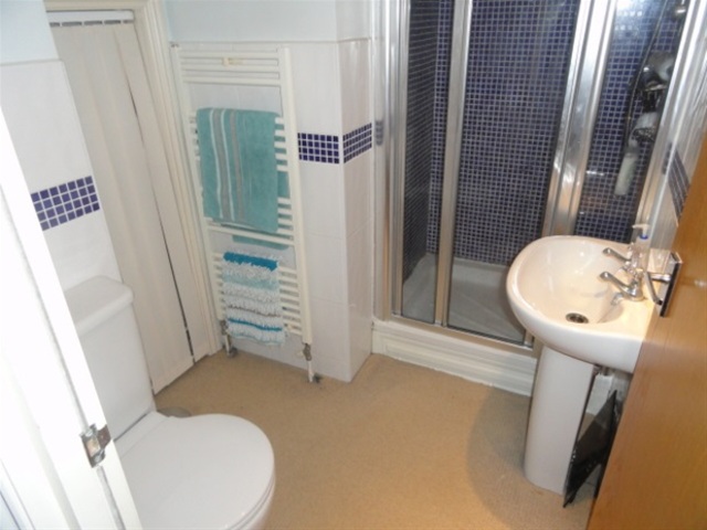  Image of 1 bedroom Flat for sale in Avondale Road Shipley BD18 at Shipley, BD18 4QN