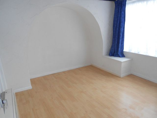  Image of 1 bedroom Flat to rent in Whitfield Road Stoke-on-Trent ST6 at Whitfield Road Ball Green Stoke-On-Trent, ST6 8AL