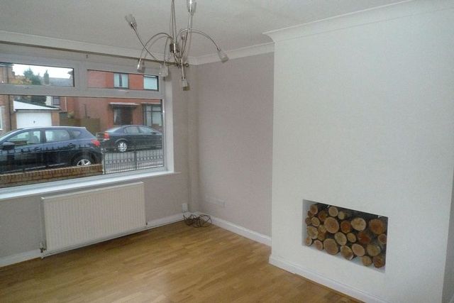  Image of 2 bedroom Terraced house to rent in Gainsborough Avenue Bolton BL3 at Gainsborough Avenue Morris Green Bolton, BL3 3LN