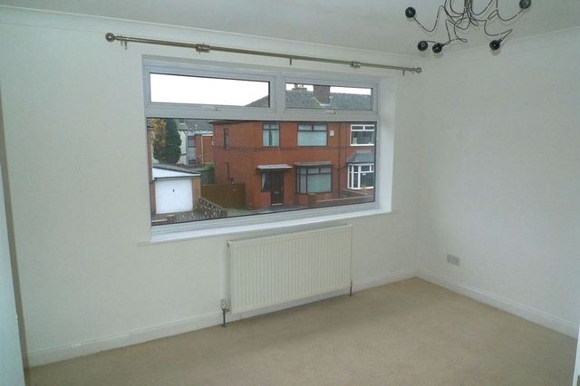  Image of 2 bedroom Terraced house to rent in Gainsborough Avenue Bolton BL3 at Gainsborough Avenue Morris Green Bolton, BL3 3LN