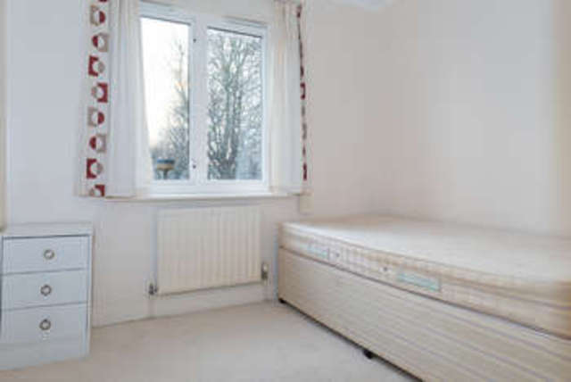 Image of 2 bedroom Flat to rent in Manchester Road London E14 at Barons Lodge  Docklands, E14 3BL