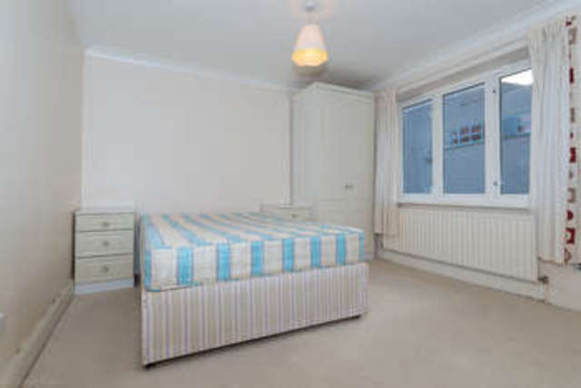  Image of 2 bedroom Flat to rent in Manchester Road London E14 at Barons Lodge  Docklands, E14 3BL