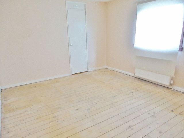  Image of 2 bedroom Terraced house for sale in Branshill Park Sauchie Alloa FK10 at Branshill Park  Sauchie, FK10 3EB
