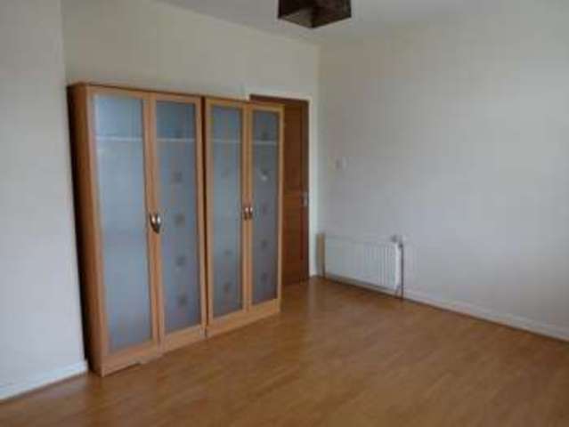  Image of 2 bedroom Flat for sale in Kenmore Terrace Dundee DD3 at Dundee, DD3 6EE