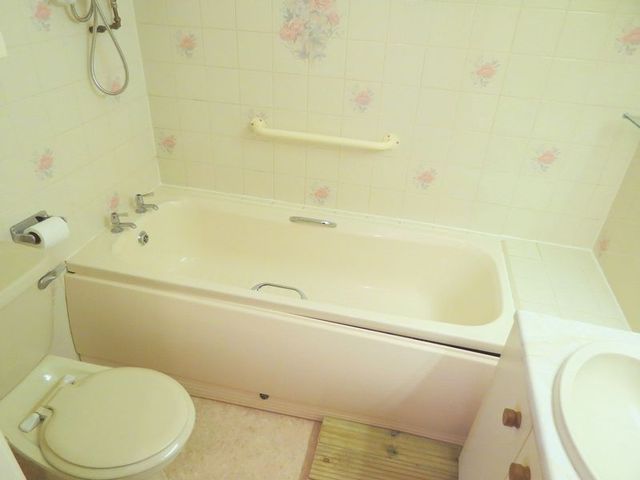  Image of 1 bedroom Retirement Property for sale in Carrington Way Wincanton BA9 at Carrington Way  Wincanton, BA9 9JH