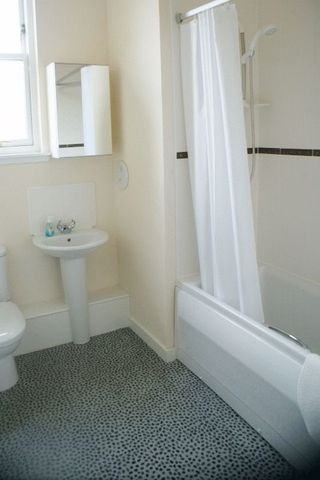  Image of 2 bedroom Property to rent in Delaney Court Alloa FK10 at ALLOA FK10 ALLOA, FK10 1RB