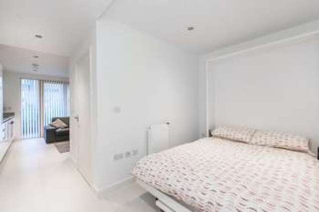  Image of Flat for sale in Cobblestone Square London E1W at Binnacle House  Wapping, E1W 3AR