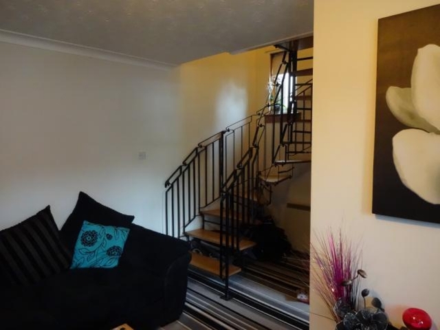  Image of 1 bedroom End of Terrace for sale in Shelley Gardens Dundee DD3 at Dundee, DD3 6QL