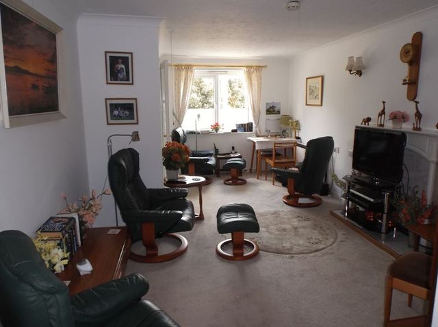  Image of 1 bedroom Flat for sale in Abbeydale Road South Sheffield S7 at 60 Abbeydale Road South  Sheffield, S7 2PZ