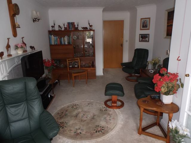  Image of 1 bedroom Flat for sale in Abbeydale Road South Sheffield S7 at 60 Abbeydale Road South  Sheffield, S7 2PZ