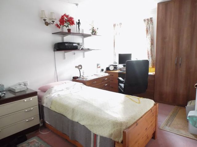  Image of 1 bedroom Flat for sale in Abbeydale Road South Sheffield S7 at 60 Abbeydale Road South  Sheffield, S7 2PZ