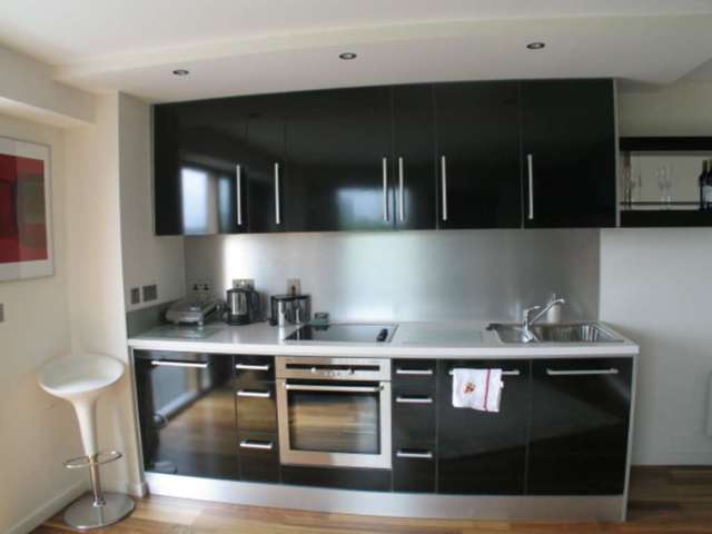  Image of 1 bedroom Apartment to rent in Riverside Way Leeds LS1 at Riverside Way  Leeds, LS1 4EE