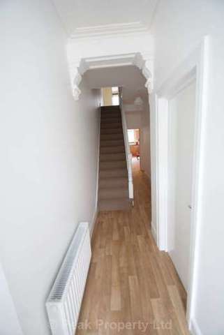  Image of 4 bedroom House Share to rent in Gordon Road Southend-on-Sea SS1 at Gordon Road  Southend On Sea, SS1 1NJ