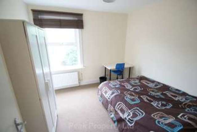 Image of 4 bedroom House Share to rent in Gordon Road Southend-on-Sea SS1 at Gordon Road  Southend On Sea, SS1 1NJ