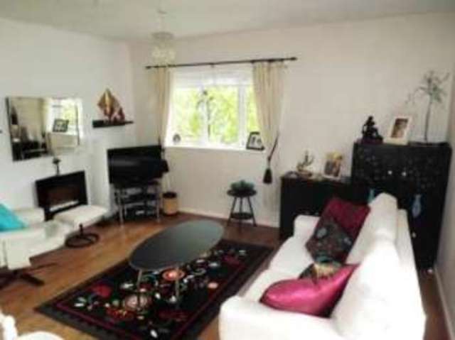 Image of 1 bedroom Flat for sale in Seabourne Road Southbourne Bournemouth BH5 at 46 Seabourne Road Bournemouth Pokesdown, BH5 2HT