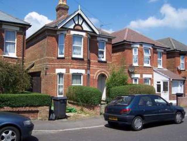  Image of 5 bedroom Detached house to rent in Sedgley Road Winton Bournemouth BH9 at Bournemouth, BH9 2JN