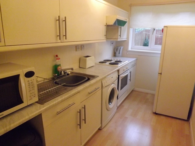  Image of 1 bedroom Flat to rent in Durisdeer Drive Hamilton ML3 at Durisdeer Drive  Hamilton, ML3 8XH