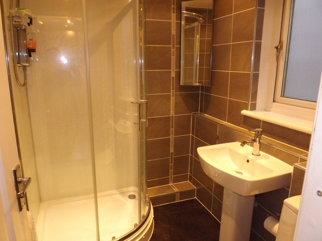  Image of 1 bedroom Flat to rent in Durisdeer Drive Hamilton ML3 at Durisdeer Drive  Hamilton, ML3 8XH