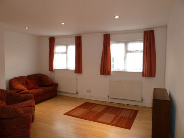  Image of 2 bedroom Flat to rent in Wellingborough Road Abington Northampton NN1 at Wellingborough Road Abington NORTHAMPTON, NN1 4EF