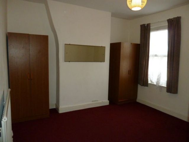  Image of 2 bedroom Flat to rent in Wellingborough Road Abington Northampton NN1 at Wellingborough Road Abington NORTHAMPTON, NN1 4EF