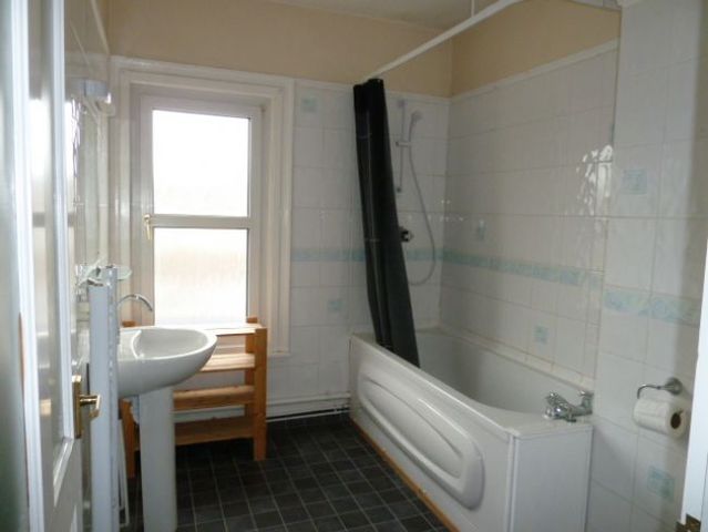  Image of 2 bedroom Flat to rent in Wellingborough Road Abington Northampton NN1 at Wellingborough Road Abington NORTHAMPTON, NN1 4EF