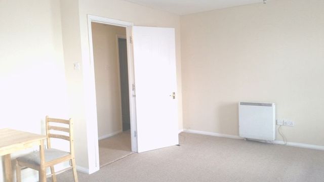  Image of 2 bedroom Flat to rent in Aaron Hill Road London E6 at Aaron Hill Road  London, E6 6NJ